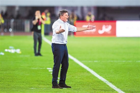 中超U23换人玩出新花样!U23门将替补登场,3分钟后低级失误丢球