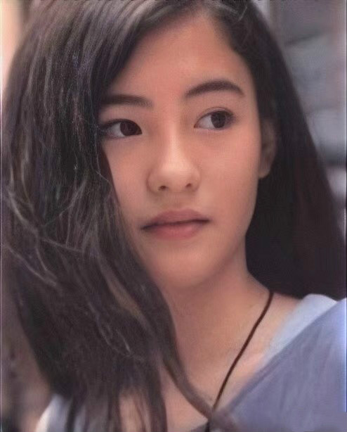 绝世美貌!38岁张柏芝晒12岁童年美照,网友:谢霆锋后悔吗?