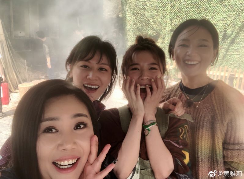 14年前的一首歌把何炅唱哭了,你还记得青春里的05届超女吗?