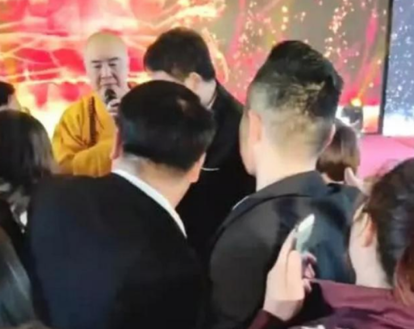 60岁唐僧徐少华四处走穴满脸憔悴,网友:生活不易