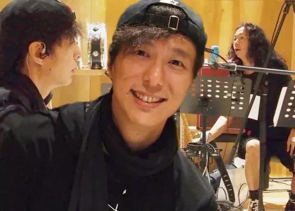 结婚两年太太疑有喜 前TVB小生紧张回诊所吩咐护士要保密