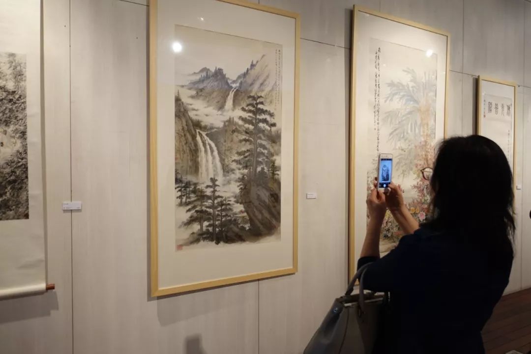 艺术风采丨指开新境 :张荣国的指彩画