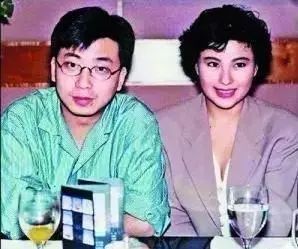 娱乐圈最旺妻人夫,颜值低却成港姐杀手,离婚后两任前妻均嫁豪门