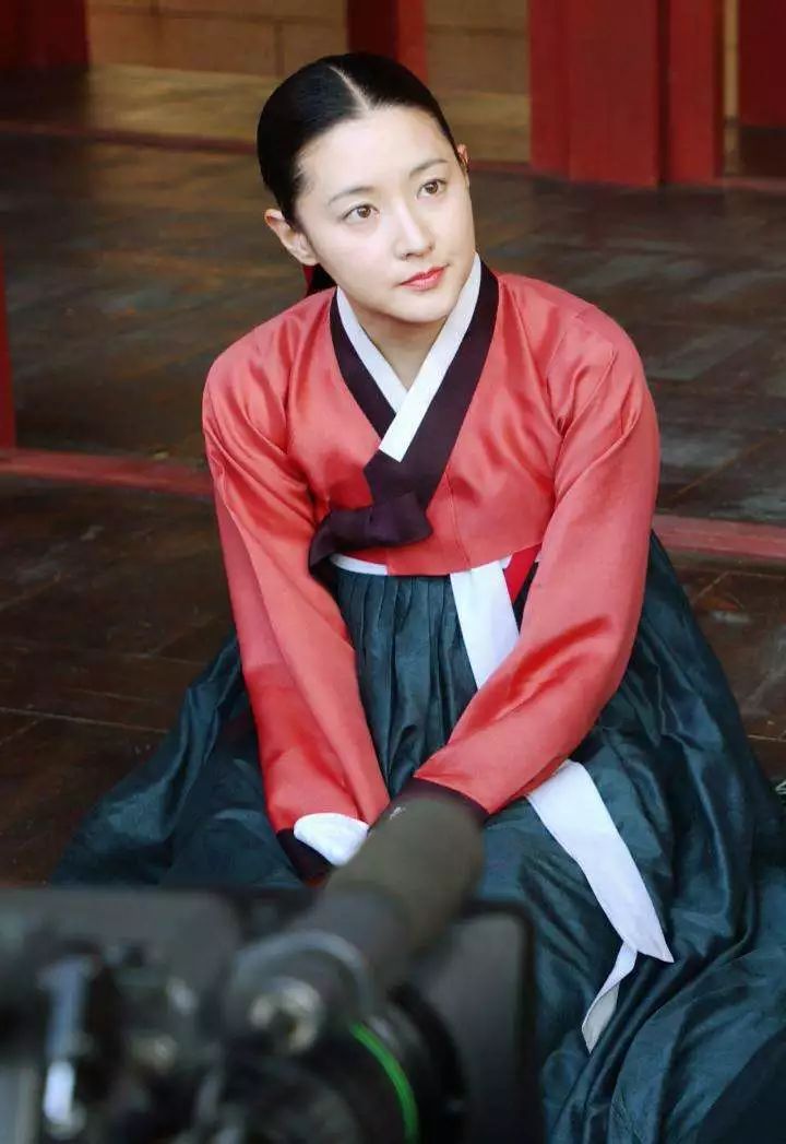 李英爱年近50颜值依旧在线!龙凤胎儿女长相随妈!老公是富豪!