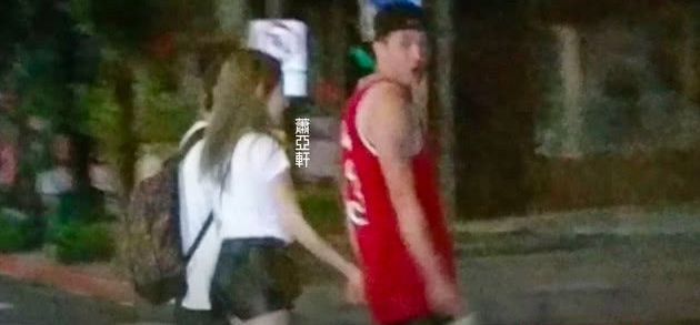 萧亚轩感情再惹争议!曾为爱放弃和章子怡对戏,理由很任性!