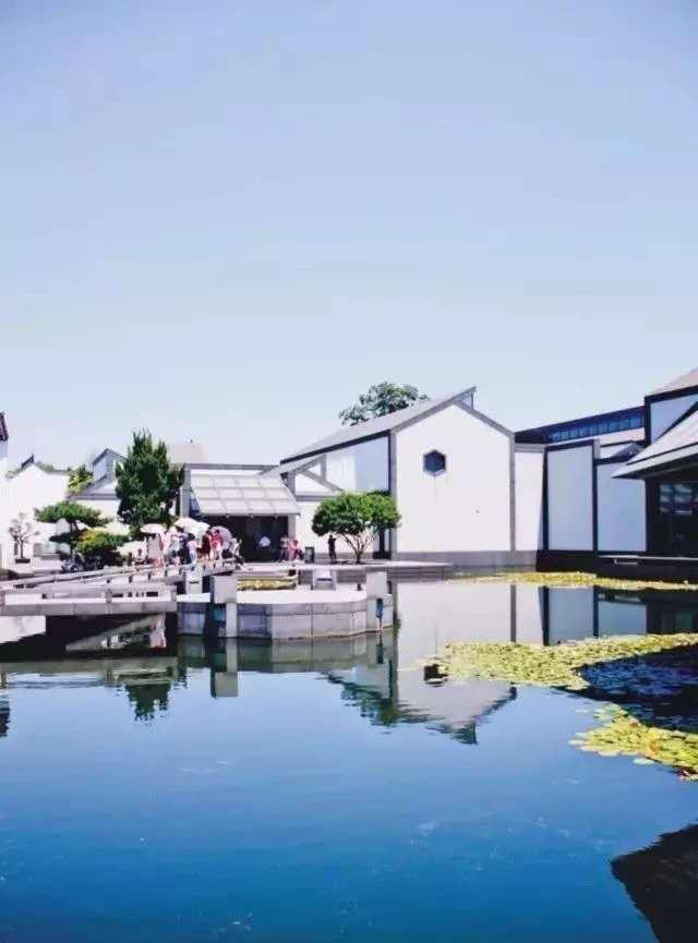 美国当地媒体报道,享誉世界的华裔建筑大师贝聿铭,5月16日在纽约曼哈顿的一家医院与世长辞了,享年102岁。
