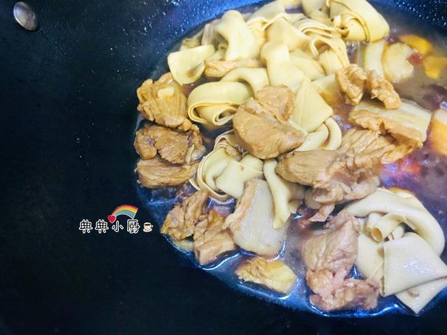 炒猪肉时,什么时候“加盐”?很多人放错了,难怪又老又硬