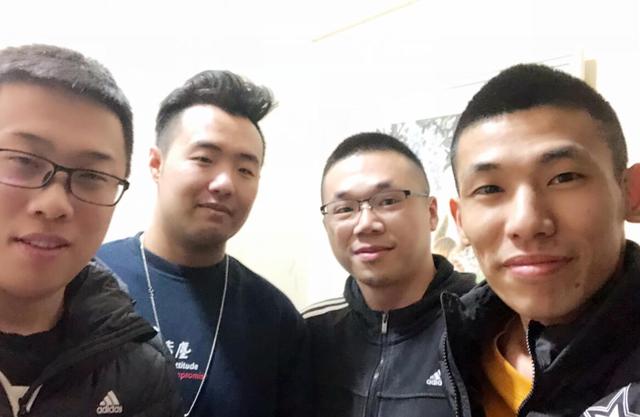 旭旭宝宝成名后,亲戚同学都找上门,DNF都不懂就要跟他干主播