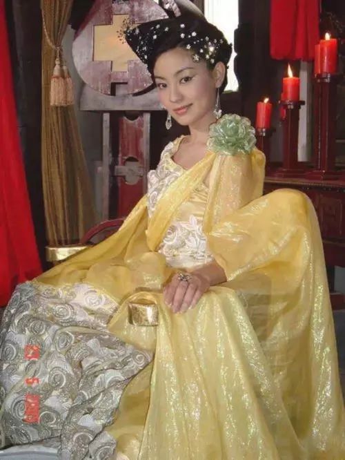 高圆圆当妈,03版倚天四美相继结婚生子,仅剩单身苏有朋留守