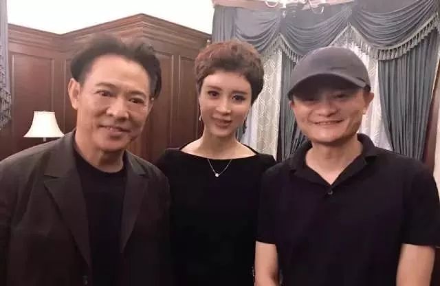 金巧巧6岁女儿2岁儿子曝光!人脉强大!李连杰章子怡都得敬三分!