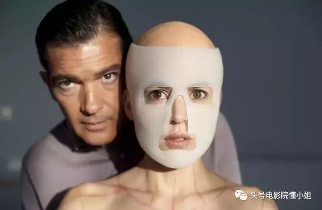 被脚伤毁掉的足球运动员,不甘像阿汤哥耍帅,45年后成了戛纳影帝
