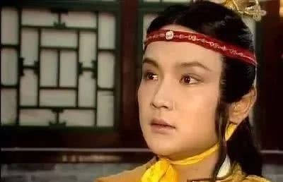 薛宝钗和贾宝玉新婚第一晚,宝玉是怎样对她的?三个细节里有暗示