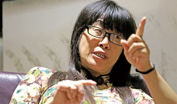 余秀华:说我诗歌不好的人其实挺可悲的,他们活着只是为了吃口饭