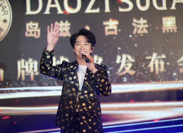 曾是TVB当红小生,却被雪藏18年,现低调复出靠商演直播维持生计