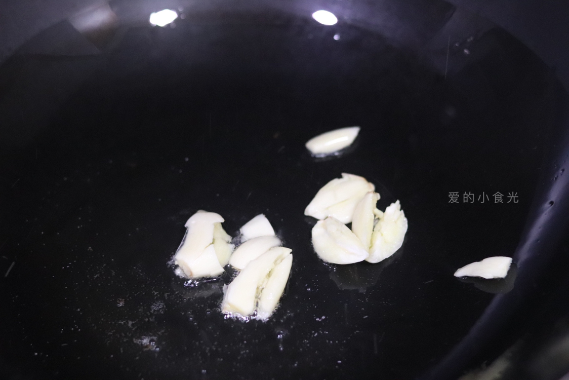 6月要多吃这道菜,不知不觉肚腩小了、腰变细了,身材越来越苗条
