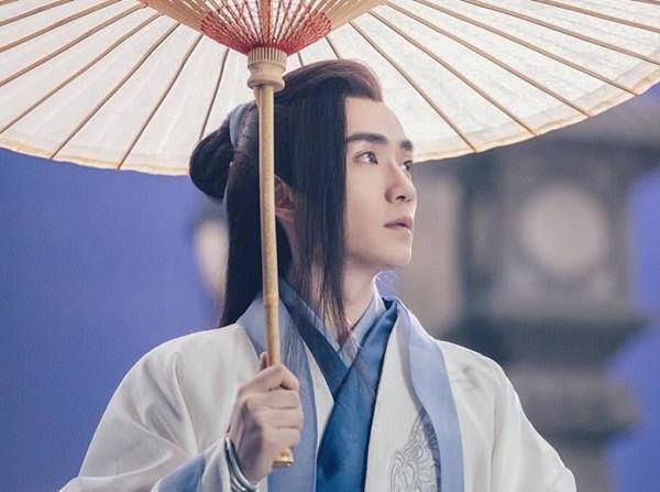 《镜双城》李易峰定妆照曝光,朱一龙爱而不得,女主扑朔迷离