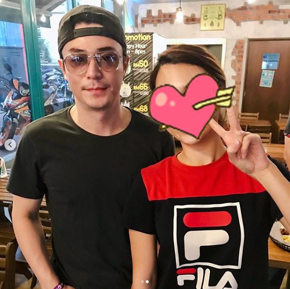 霍建华带女儿现身机场,小海豚首曝光,外形像极了林心如小时候