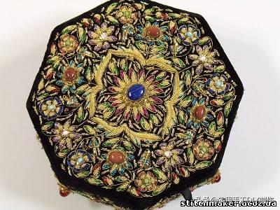 「刺绣作品」“zardozi”风格的奢华金刺绣作品欣赏