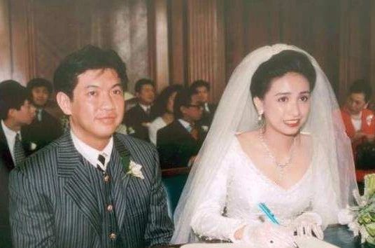 超级富四代恋霍启刚堂妹,男方妈妈是冻龄女神,爸爸是许晋亨好友