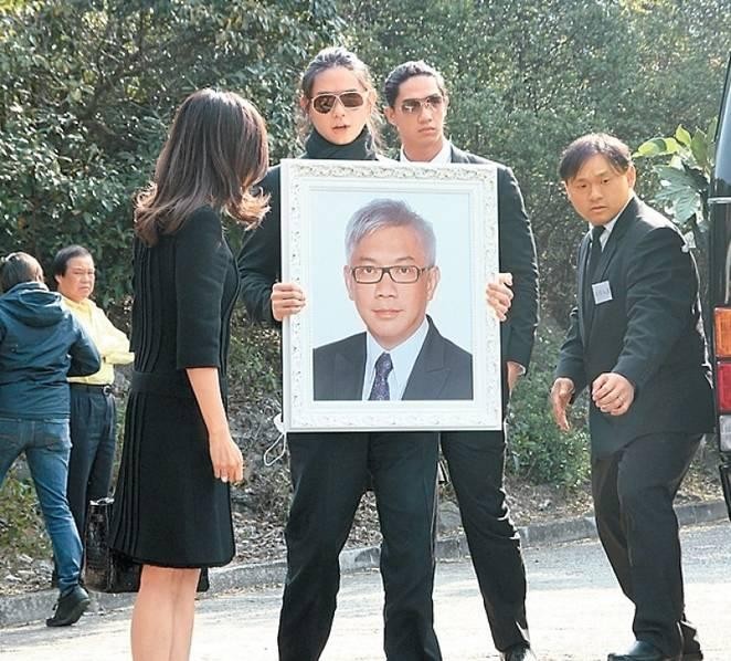 超级富四代恋霍启刚堂妹,男方妈妈是冻龄女神,爸爸是许晋亨好友