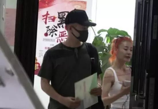 师门和婚姻都匆匆而过,宣布离婚的曹云金被Diss惨了