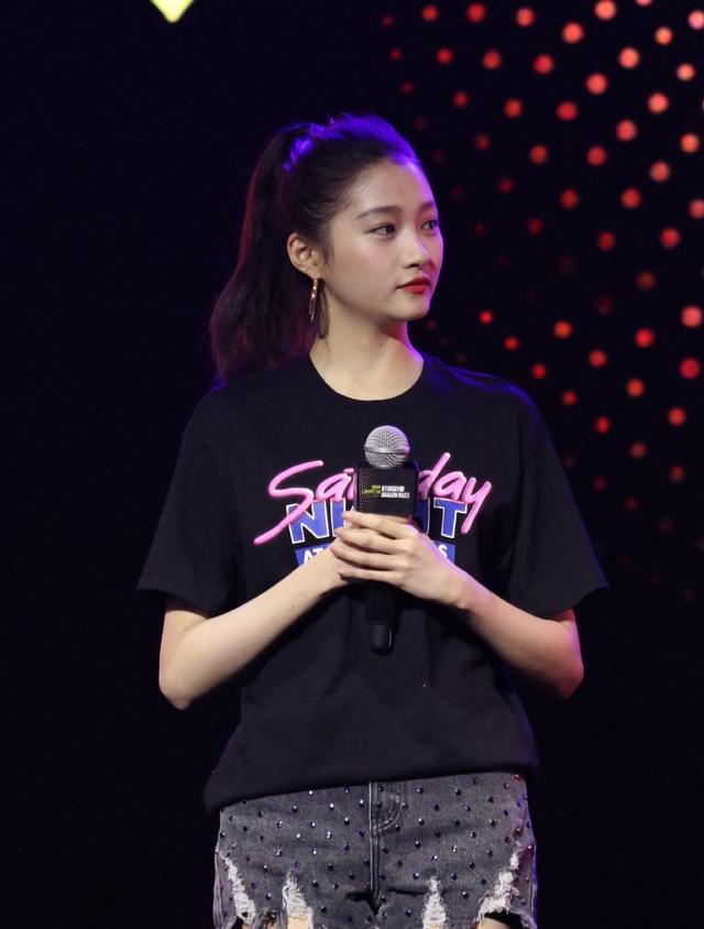 关晓彤携新剧来袭,看到名字后就再也不担心其造型?网友:期待
