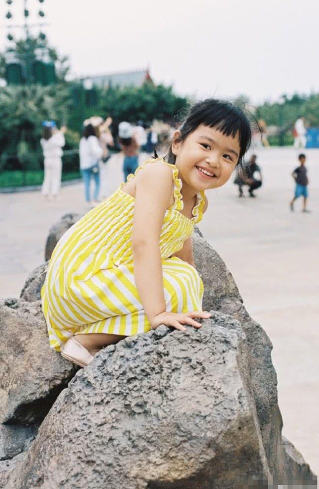 包贝尔老婆包文婧晒女儿饺子近照,饺子又变可爱了!