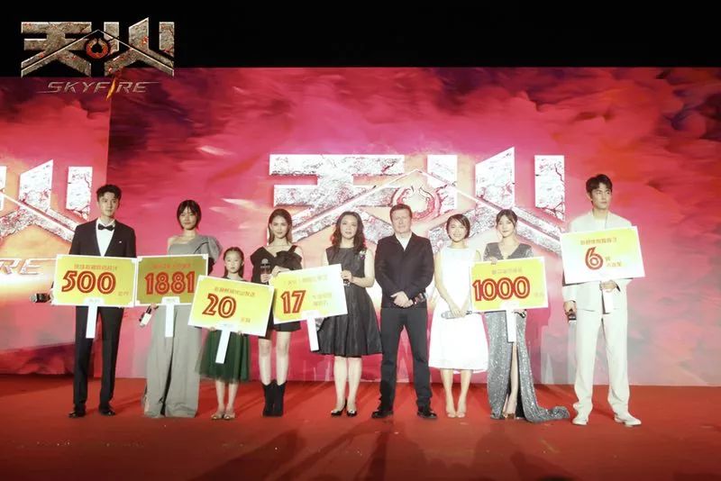 周杰伦“保证”年底出新专辑?怎么觉得还是昆凌的新电影比较靠谱呢?!