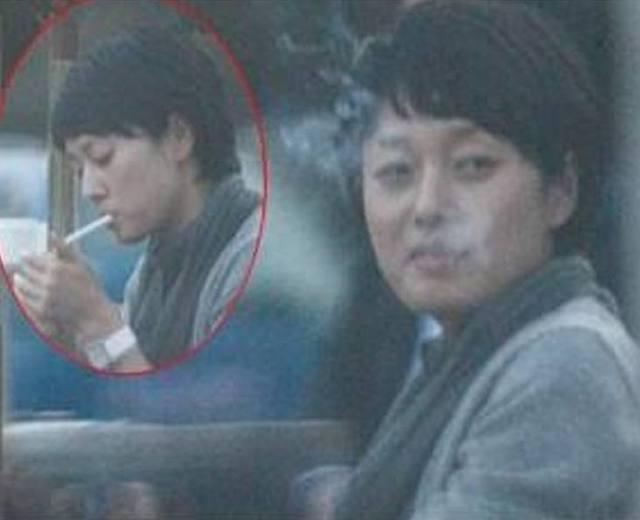 马伊琍海清聚餐被拍,两人被曝在室内抽烟,吞云吐雾动作娴熟