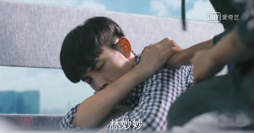 闫妮、张嘉译的新剧勇夺收视第一,可追着追着发现他俩竟是陪跑的