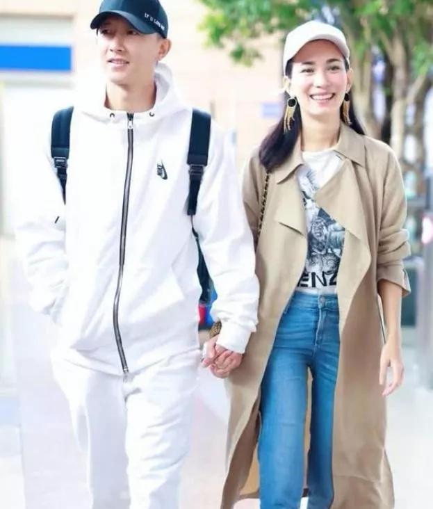 韩庚卢靖姗疑已结婚,曾比鹿晗吴亦凡还火的他,在低谷时遇到真爱