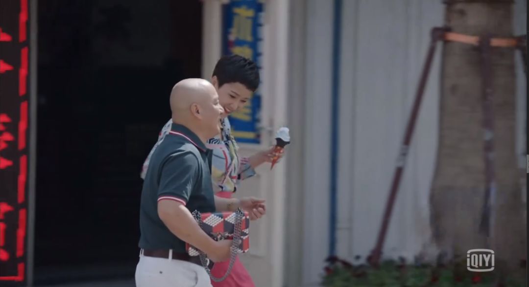 闫妮、张嘉译的新剧勇夺收视第一,可追着追着发现他俩竟是陪跑的