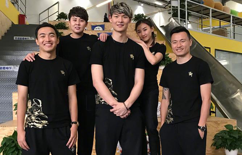 与周琦一同被选中却放弃NBA!减重30斤完成蜕变,得到李楠信任