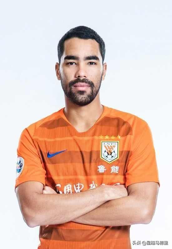 接班郑智!归化中场穿鲁能10号球衣,专家:他永远无法为国足出战