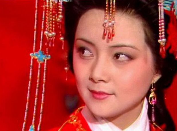 薛宝钗最终结局如何?原文有多处暗示,嫁给宝玉后孤独终老