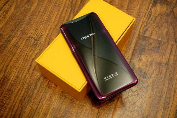 抢先发布屏下摄像头手机 爱出风头的OPPO在竞争中迷失