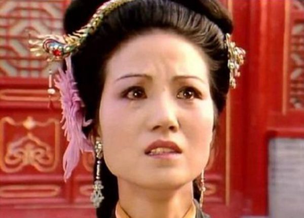 红楼梦里最失败的母亲,生了一双儿女,最后都疏远她