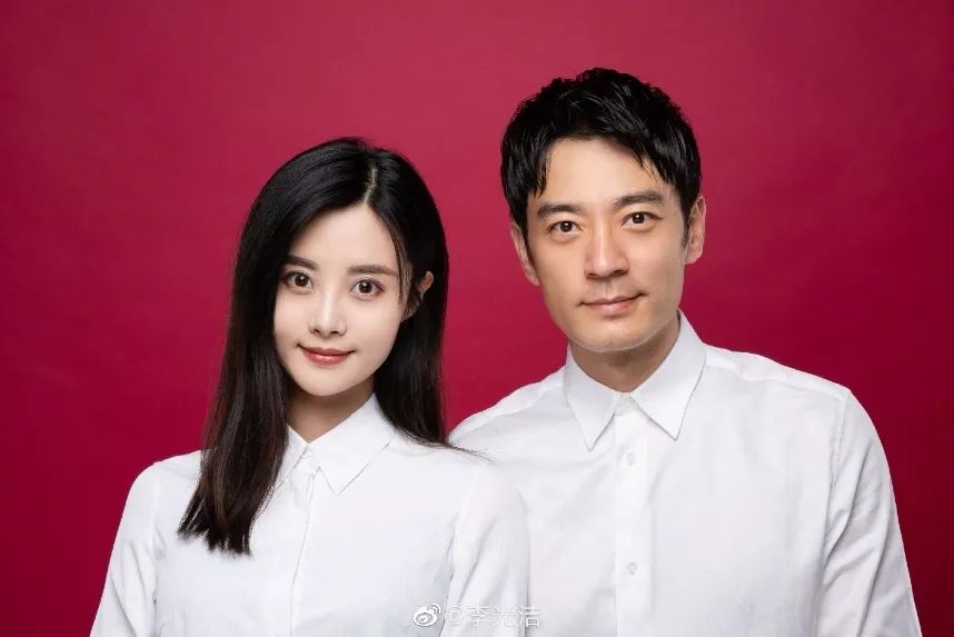 李光洁与小十岁娇妻结婚,前妻郝蕾同上热门,狗血的过往还没翻篇