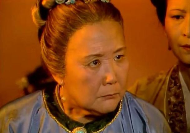 《红楼梦》里贾母对小儿媳王夫人的步步退让?
