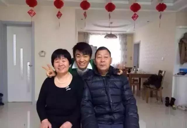 痛心!娱乐圈内突传噩耗,又一对明星痛失亲人,天堂再见