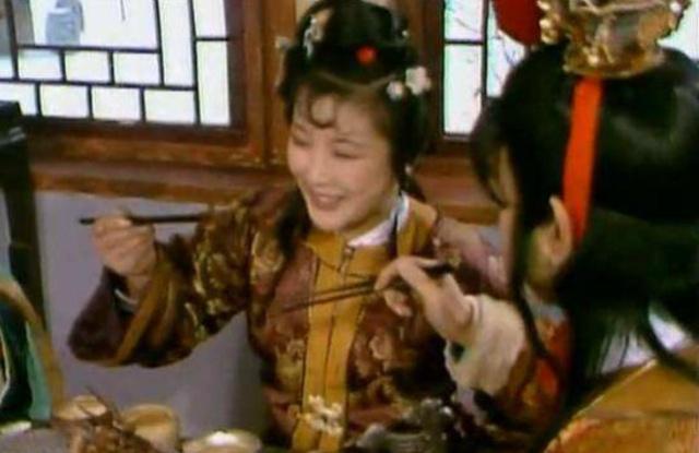 想让女孩喜欢你,先抓住她的胃,贾宝玉就是这么干的