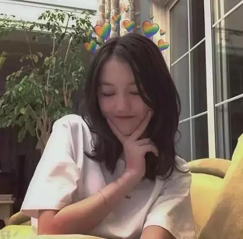 别再夸李嫣继承王菲美貌了,刘涛母女才是一个模子刻出来的