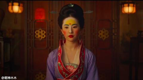 《花木兰》中文版预告引热议,男主角来头不小,撞脸半个娱乐圈