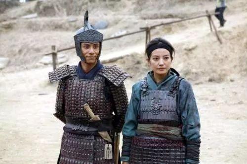 《花木兰》中文版预告引热议,男主角来头不小,撞脸半个娱乐圈