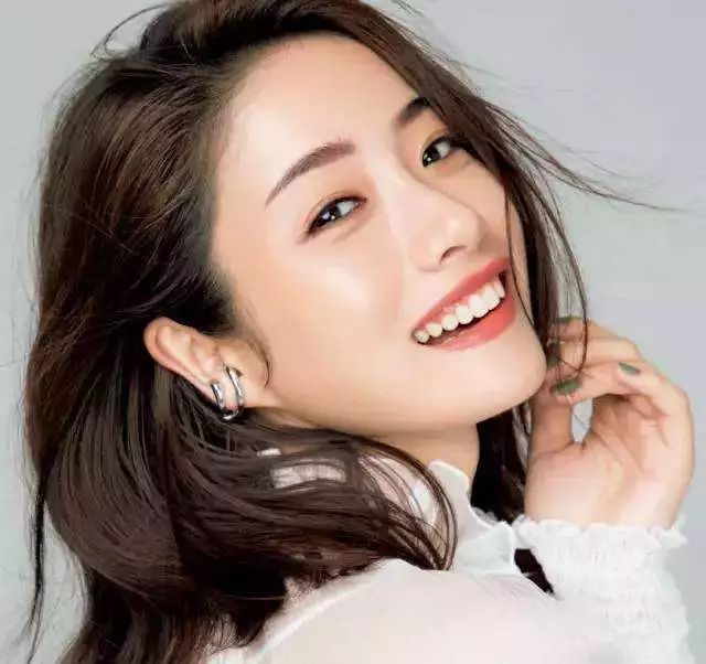 石原里美分手网友拍手叫好,不要以为你就有机会了…