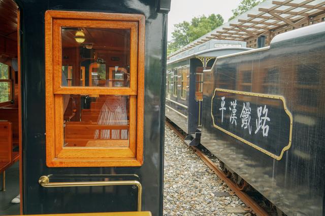 去河南避暑,发现一条清朝的老铁路,车票仅20元,已成热门景点