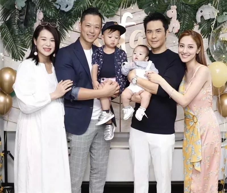 胡杏儿发文感怀出道20年,刚生二胎的她状态越来越好了!