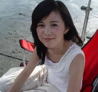 曾是最有灵气小花,搭档胡歌演虐恋情侣,早婚的她为爱退出娱乐圈