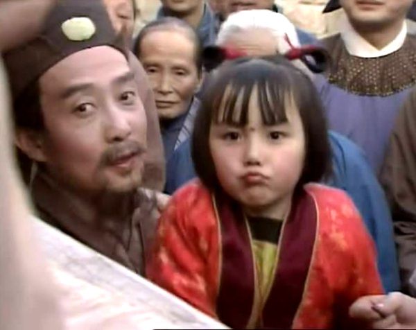 红楼梦里被拐卖的两个女童,一个被折辱而死,一个劫后重生