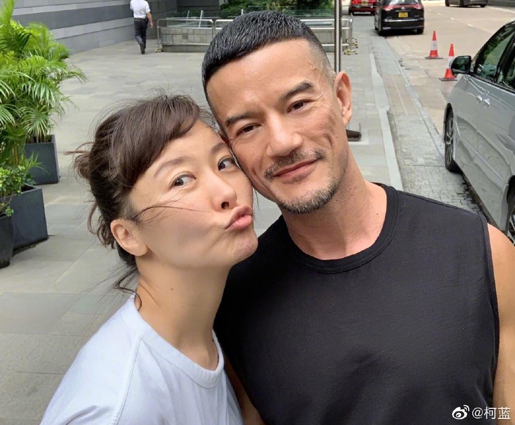 出演《人民的名义》爆火,47岁柯蓝晒素颜近照,却意外撞脸吴越?